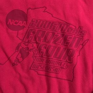 Vintage NCAA Men’s Frozen Four - Milwaukee WI - 2006 - Crewneck Sweatshirt